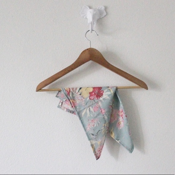 NWT HANDMADE Floral 16” x 16” Scarf #16 L985 main image 3